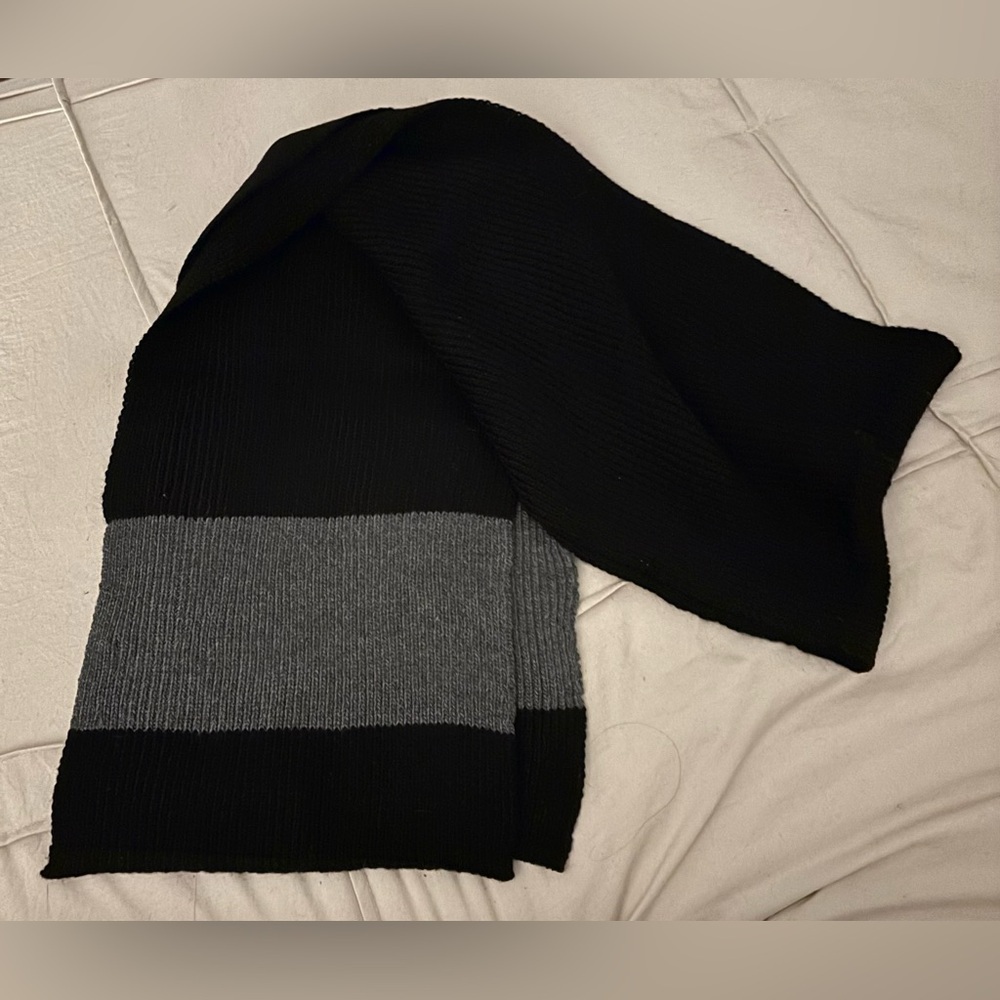 Polo by Ralph Lauren Two-Color Scarf - Picture 2 of 4